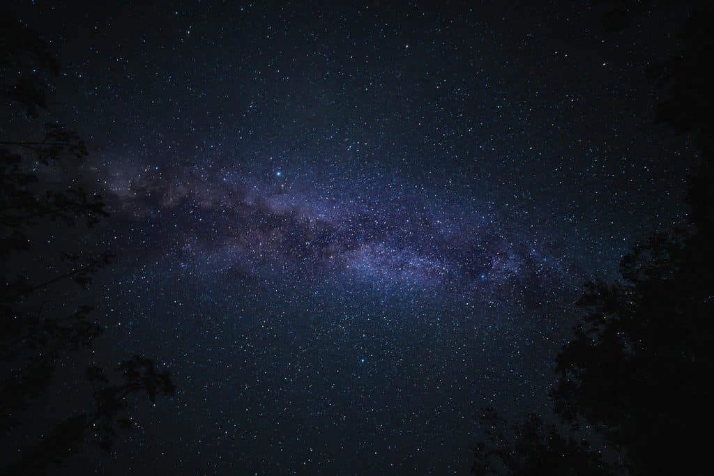 voie lactée dans le ciel nocturne
